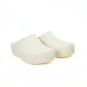 White unperforated surgical clogs Mediplog 